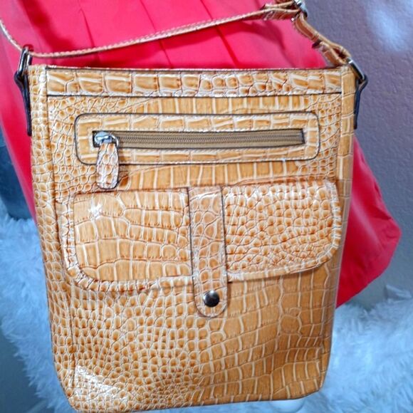 GOLDEN TAN/BROWN FAUX CROC EMBOSSED CROSSBODY BAG EUC - Picture 1 of 5
